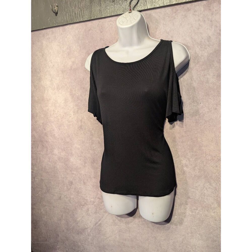 Isaac Liev cold shoulder top medium